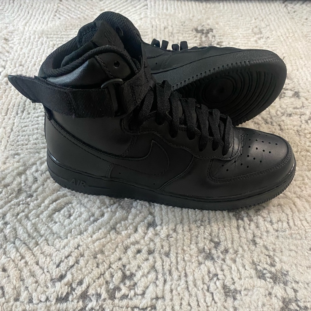 Nike Air Force 1 High 07 Triple Black Sneakers Shoes Men's Size 7.5 CW2290-001